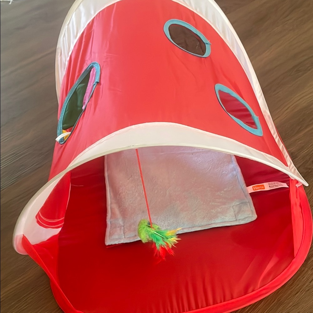 Hartz Peek a Play Pop- Up Cats Tent